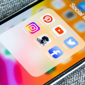outsource social media