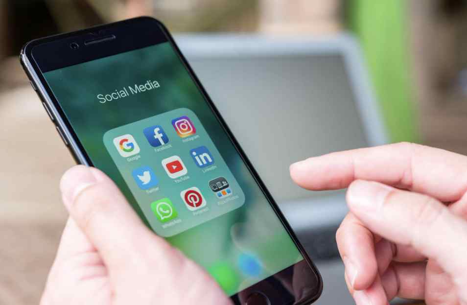 White label Shopify social media